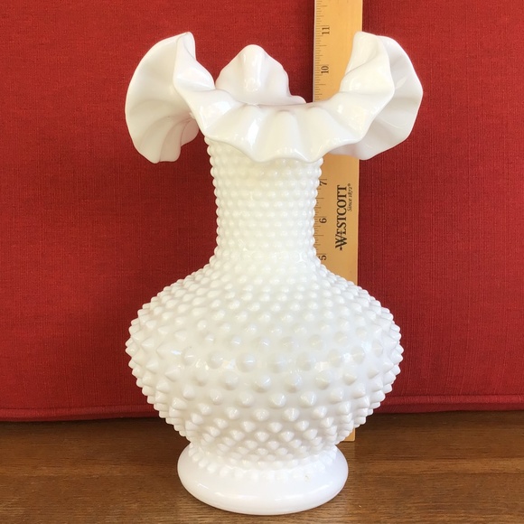Vintage Fenton White Milk Glass Hobnail Vase Large Ruffled Edge - Picture 4 of 12